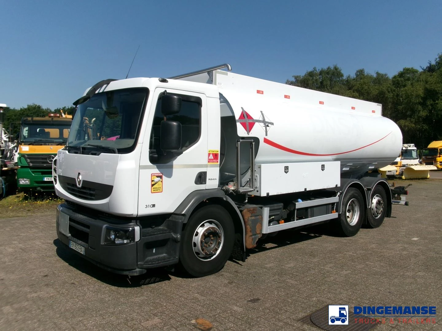 Renault 19 2011 - Premium 310 6x2 fuel tank m3 / 5 comp ADR 25-04-2024 imagen 1