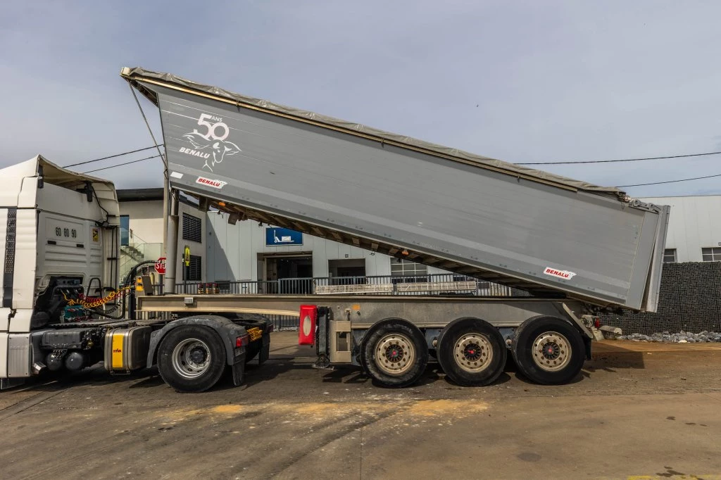 Benalu 2018 - C3910 -30m3+ BACHE CRAMARO afbeelding 25