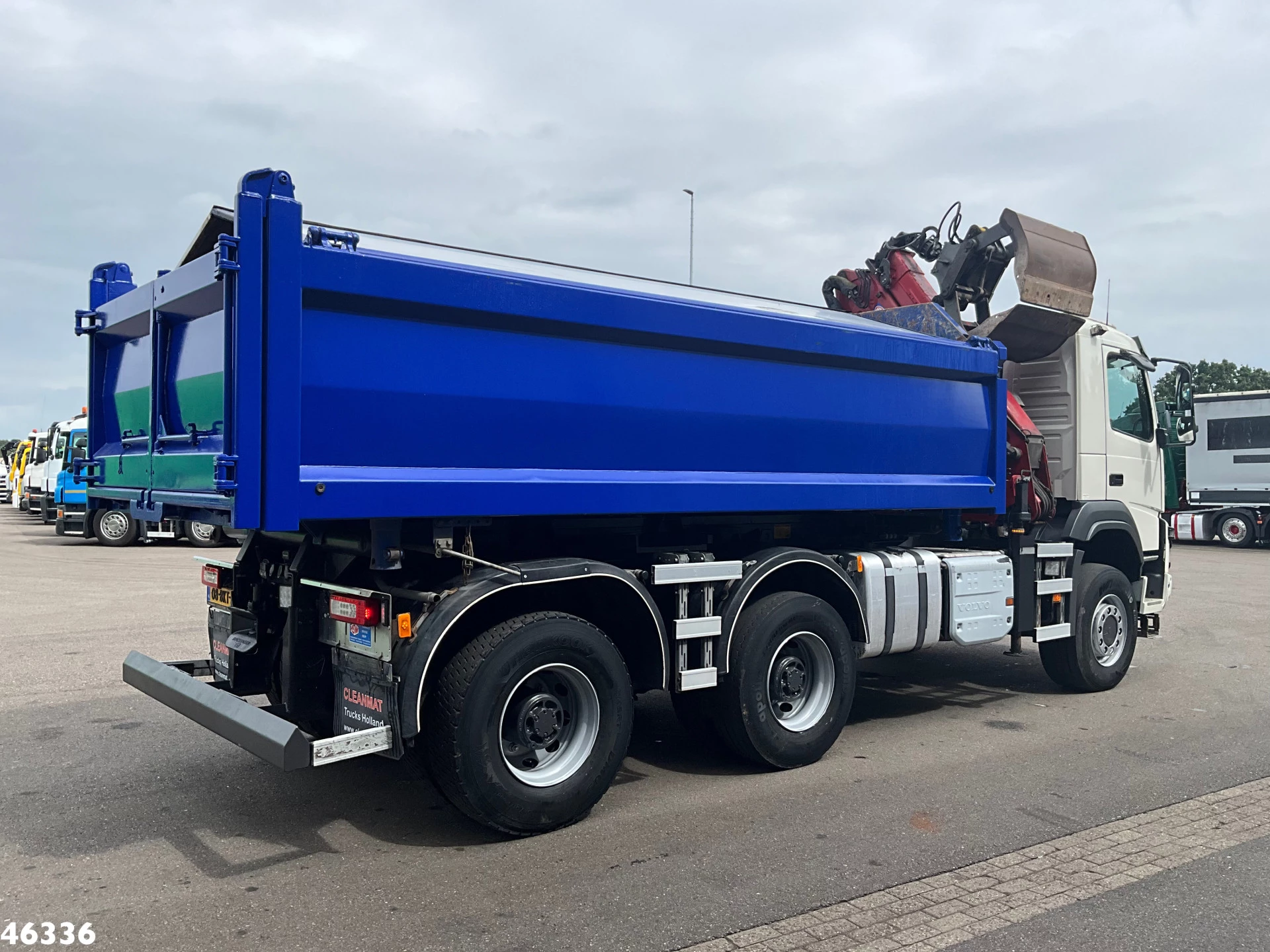 Volvo FMX 460 6x6 Euro 6 HMF 16 Tonmeter Z-kraan 2018 image 6