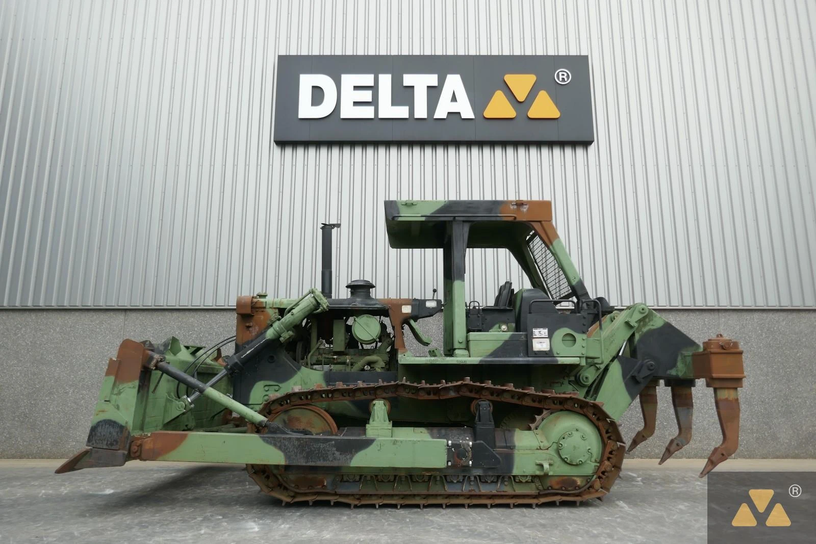 Caterpillar 2009 - D7G Ex-army image 1