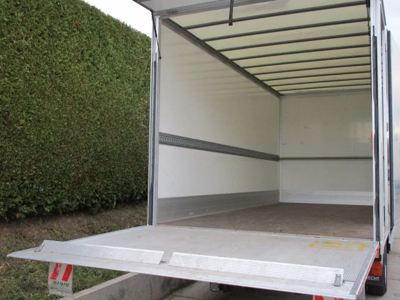 Ford Transit 2023 - bakwagen 5,0 m. (luchtremsysteem/vangmuil) Bild 8