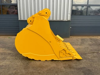 Caterpillar CAT 349 BUCKET TB linkage (66-IN X 2.81-CU M,7 teeth) 2025 - N/A image 6
