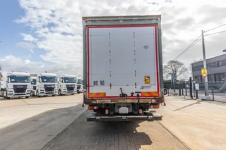 Renault N/A 2012 - MIDLUM 270 (18t) DXI + Dhollandia image 8