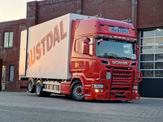 Scania R 2016 - R580 V8 Topline 6x2 - Box with sidedoors - Retarder - Full air - Leather image 33