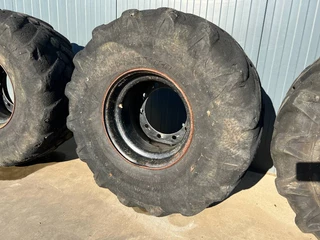 Michelin N/A - 445/70R19.5 incl. rim image 8