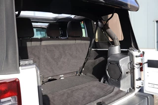 Jeep Wrangler 2010 - 3.8i V6 Aut. Sahara 4 drs JK 4x4 / LED / SOFTTOP zdjecie 27