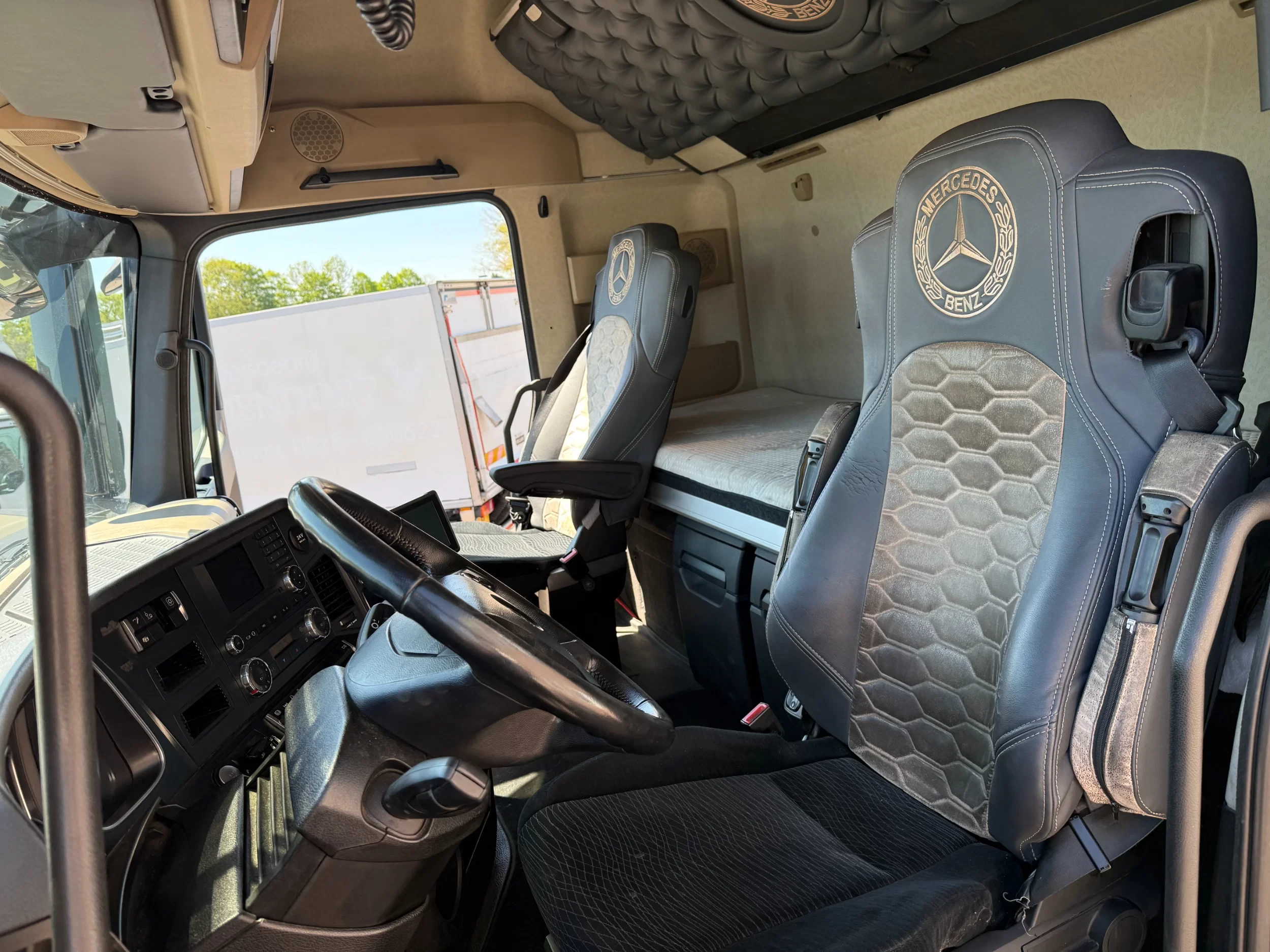 Mercedes-Benz Actros 2017 - Actros 1842LS 4X2 / Full spoiler / Alcoa / Holland Truck obrázek 15