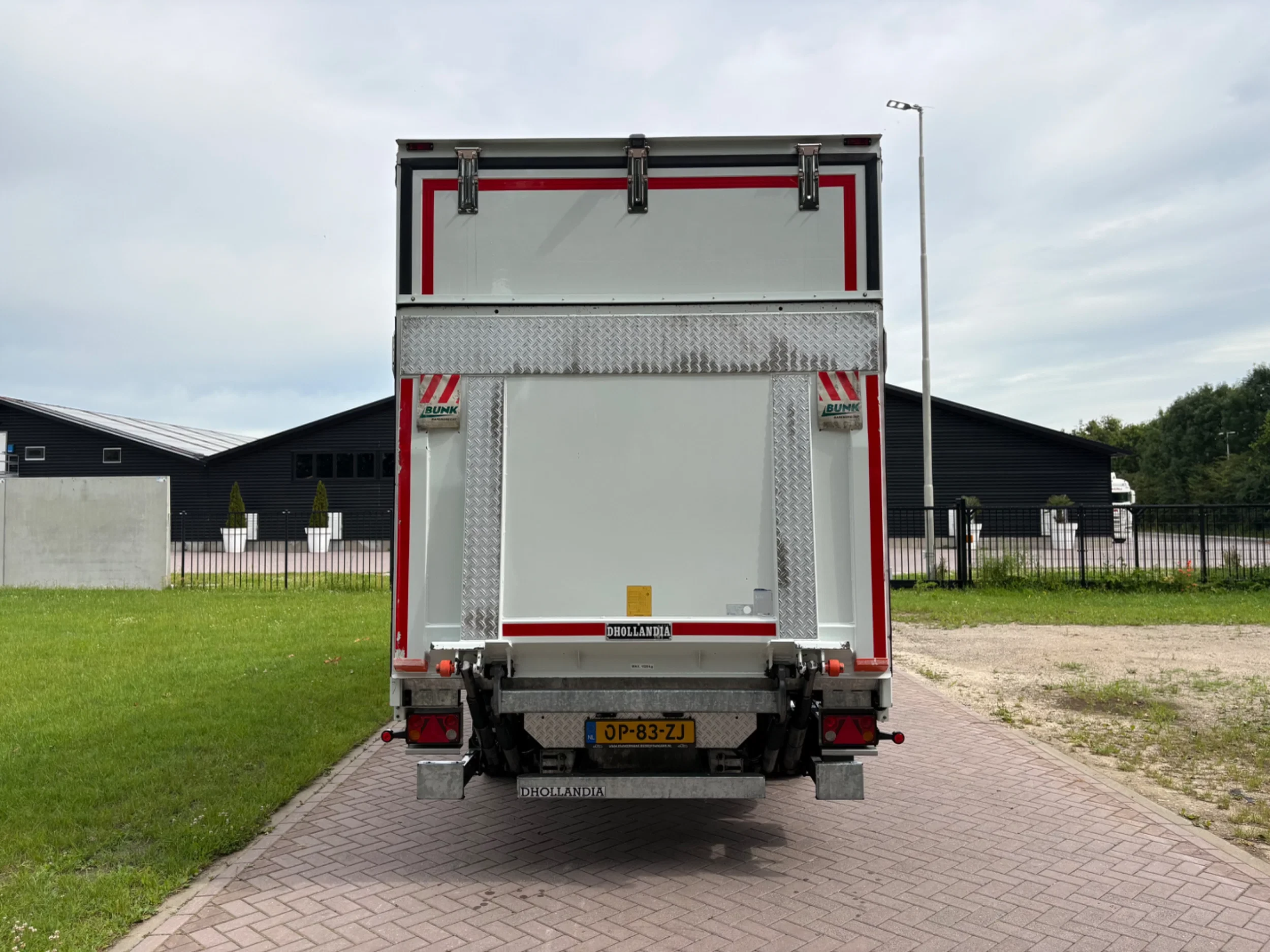 Bunk 2017 - Be oplegger schuifzielen 7 ton met laadklep 1500 kg obrázek 7