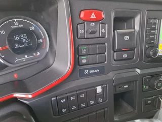 Scania R 2021 - NGS R650 V8 / 8X2 / RETARDER / TECHNICAL 80TON / 9TON FRONT AXLE / ONLY:687461 KM / LWDS / LEATHER / NAVI / FRIDGE / AUTOMATIC / EURO-6 / 2021 изображение 26