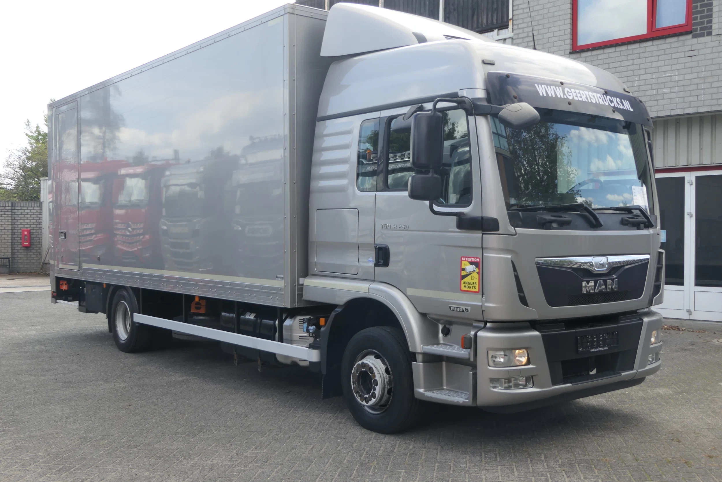 MAN TGM 2013 - 12.250 | Roller sail | Dhollandia 1500kg | 298892Km | 2013 | 6 Cylinder | 12Ton | Sleep Cab. | Navi | Euro6 | Belgium Truck afbeelding 1