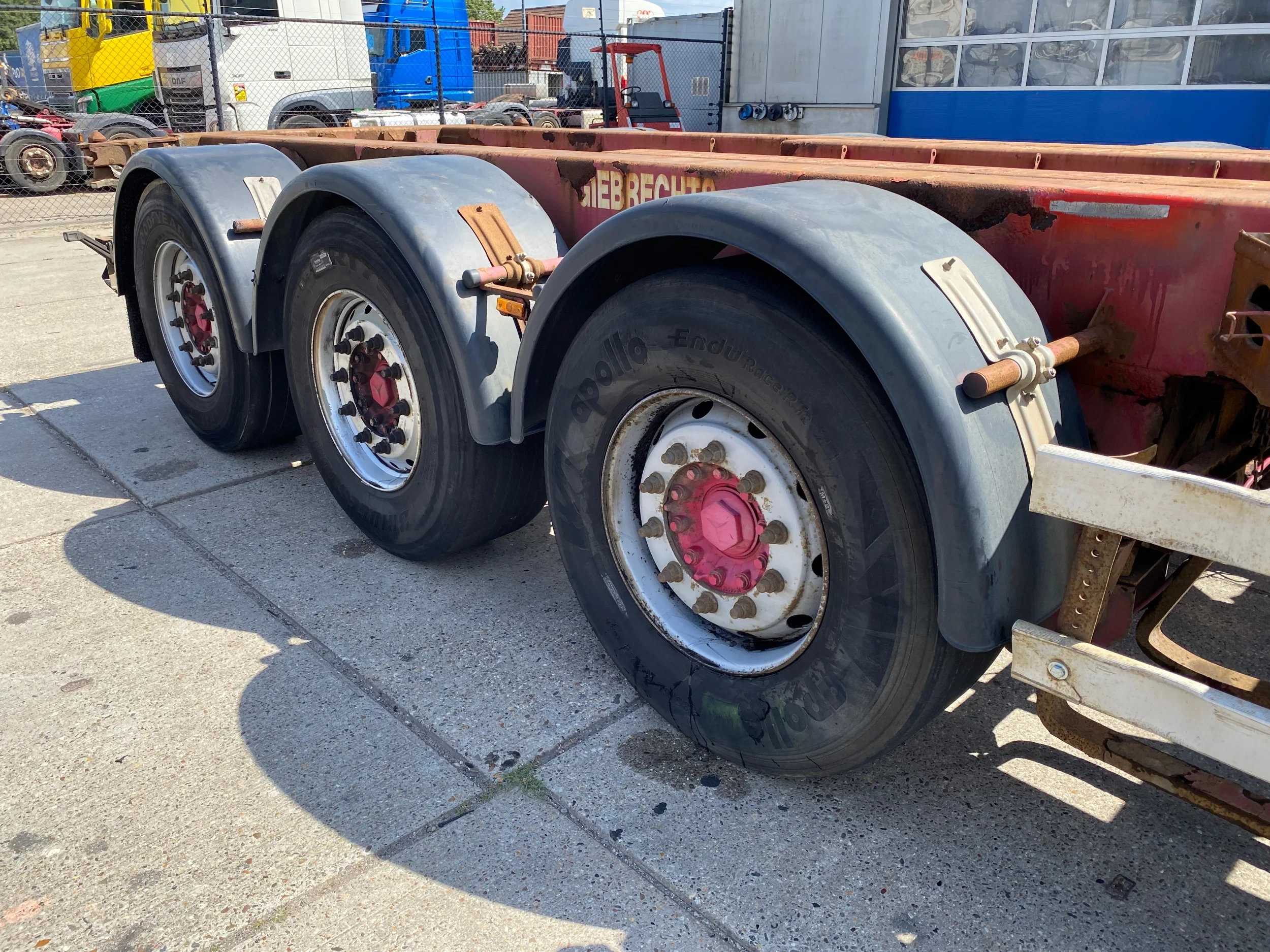 Renders 2003 - Euro 800 / 2x Extendable / 1x Lift Axle / Disc Brakes image 6