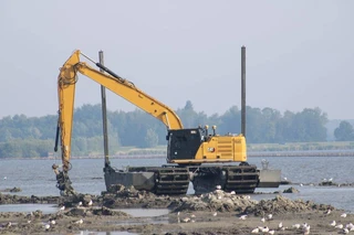 Cat 2027 - 320 amphibious excavator bigfloat swampbuggy for sale