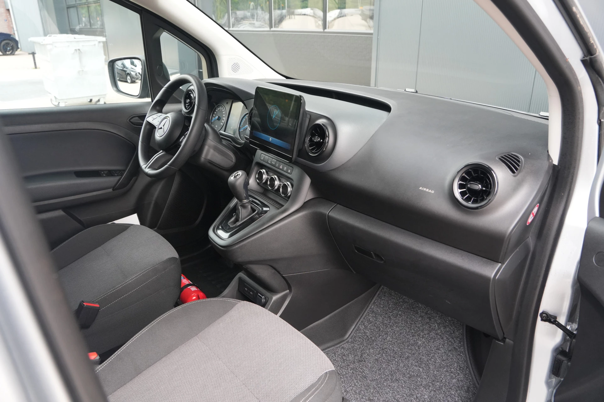 Mercedes-Benz eCitan 2026 - 112 Base L1 45 kWh 122pk - Cruise - Stoelverwarming - Camera - PDC - Auto Clima - Rijklaar изображение 36