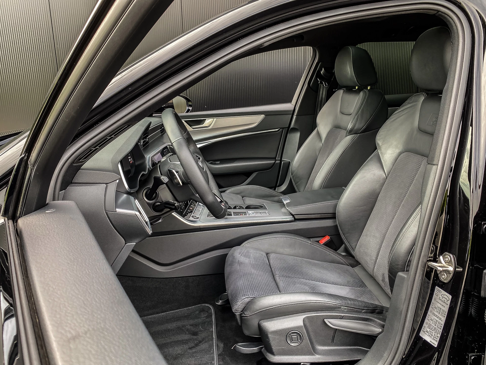 Audi A6 2022 - Avant 55 TFSIe 367PK Quattro S-Line Competition imagen 14