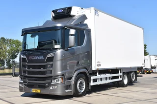 Scania R 2024 - R530 V8 NGS 6x2*4LB + CARRIER SUPRA 550 - SUPER - LIKE NEW - ONLY 71 TKM - NEW TACHO - FULL AIR - PARK. AIRCO - WHEELBASE: 475 CM - LED - te koop
