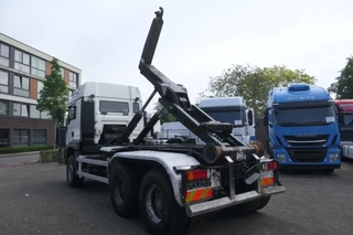 MAN TGA 2005 - 26.460 | Hooklift VDL 25Ton | 6X4 | 754023Km | 2005 | Full Spring | Sleep Cab. | Stand Klima | Belgium Truck bild 10