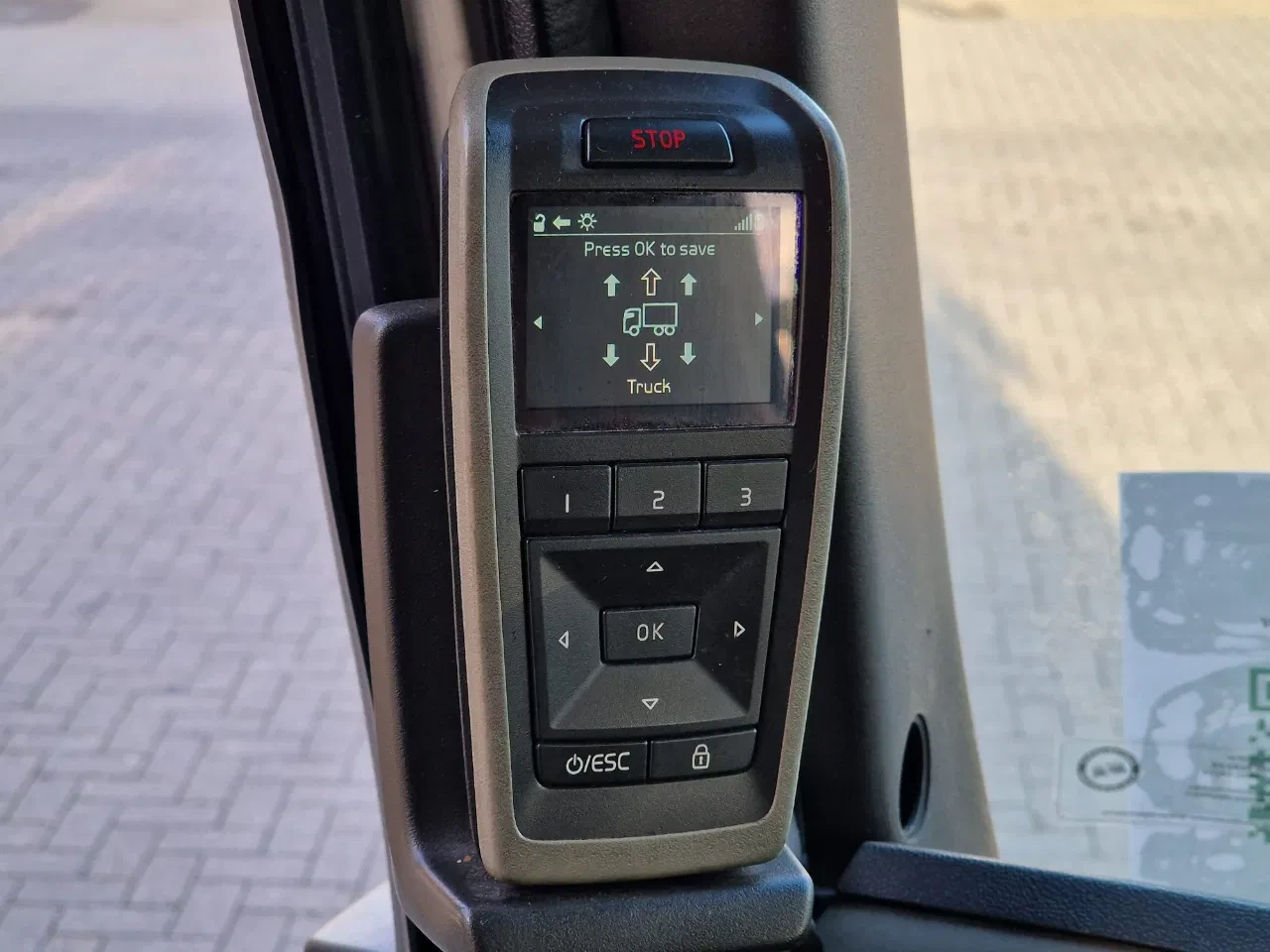 Volvo FM 2016 - 13.460 Globetrotter 6x2*4 - Frigo Carrier Supra 1150 U MT - Zepro loadlift - Steering axle obrázek 20