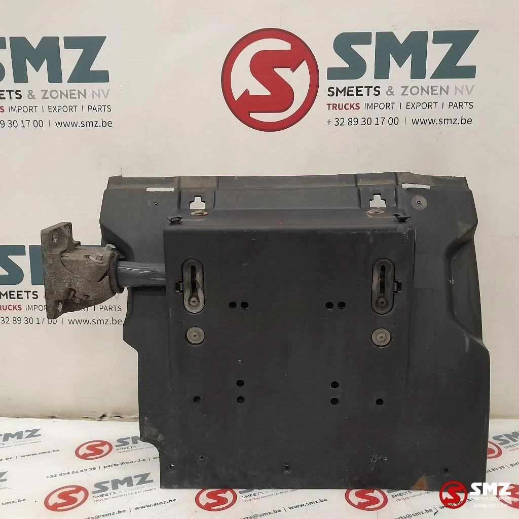Renault 2017 - Occ spatbord linksachter + spatbordsteun Renault Bild 1
