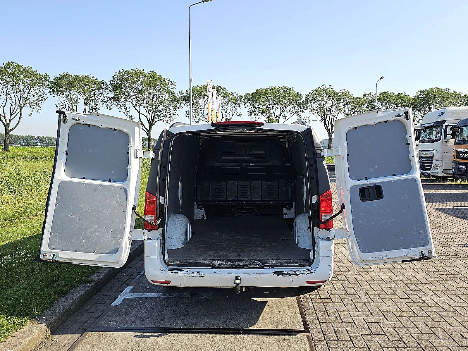 Mercedes-Benz Vito 2017 - 111 image 12