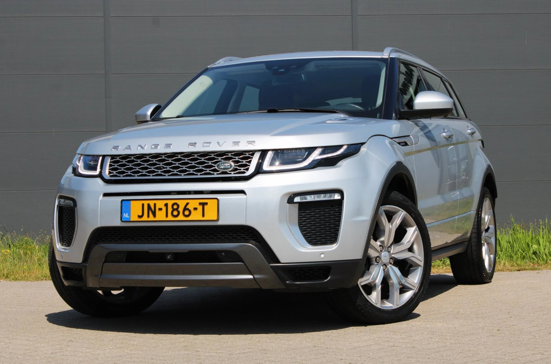 Land Rover Range Rover Evoque 2016 - 2.0 Si4 Autobiography 241PK !!NIEUWBINNEN!! afbeelding 2