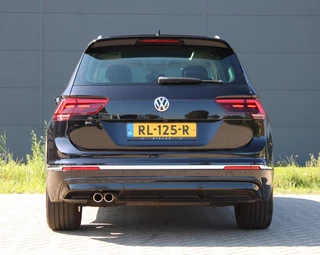 Volkswagen Tiguan 2018 - 1.4 TSI ACT Highline R-Line Automaat Panodak Trekhaak 1eEigenaar !!NIEUWBINNEN!! image 13