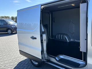 Opel Vivaro 2019 - 1.6 CDTI 126 PK / L1H1 / 1e EIG. / ACHTERKLEP / AIRCO / CRUISE / NAVI / CAMERA / BLUETOOTH zdjecie 10