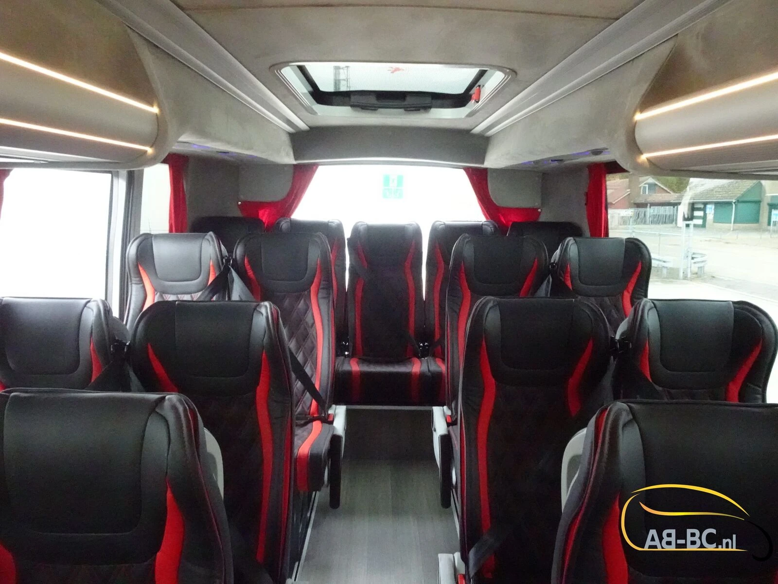 Iveco Aveuro Tourna 35 Seats EURO 6 2 Units Available afbeelding 78