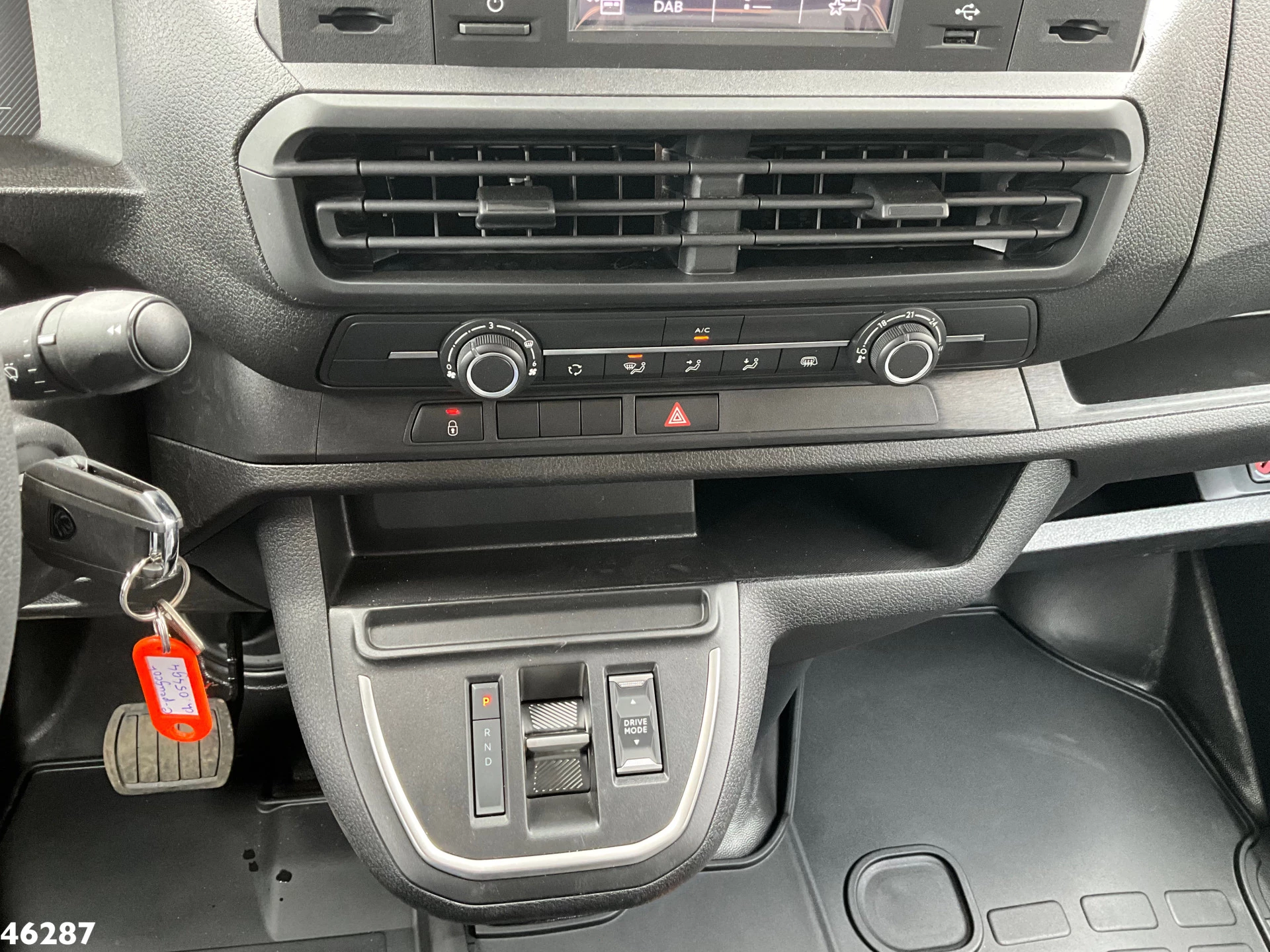 Peugeot e-Expert 2026 - 100% elektrisch kippende zijlader imagen 15