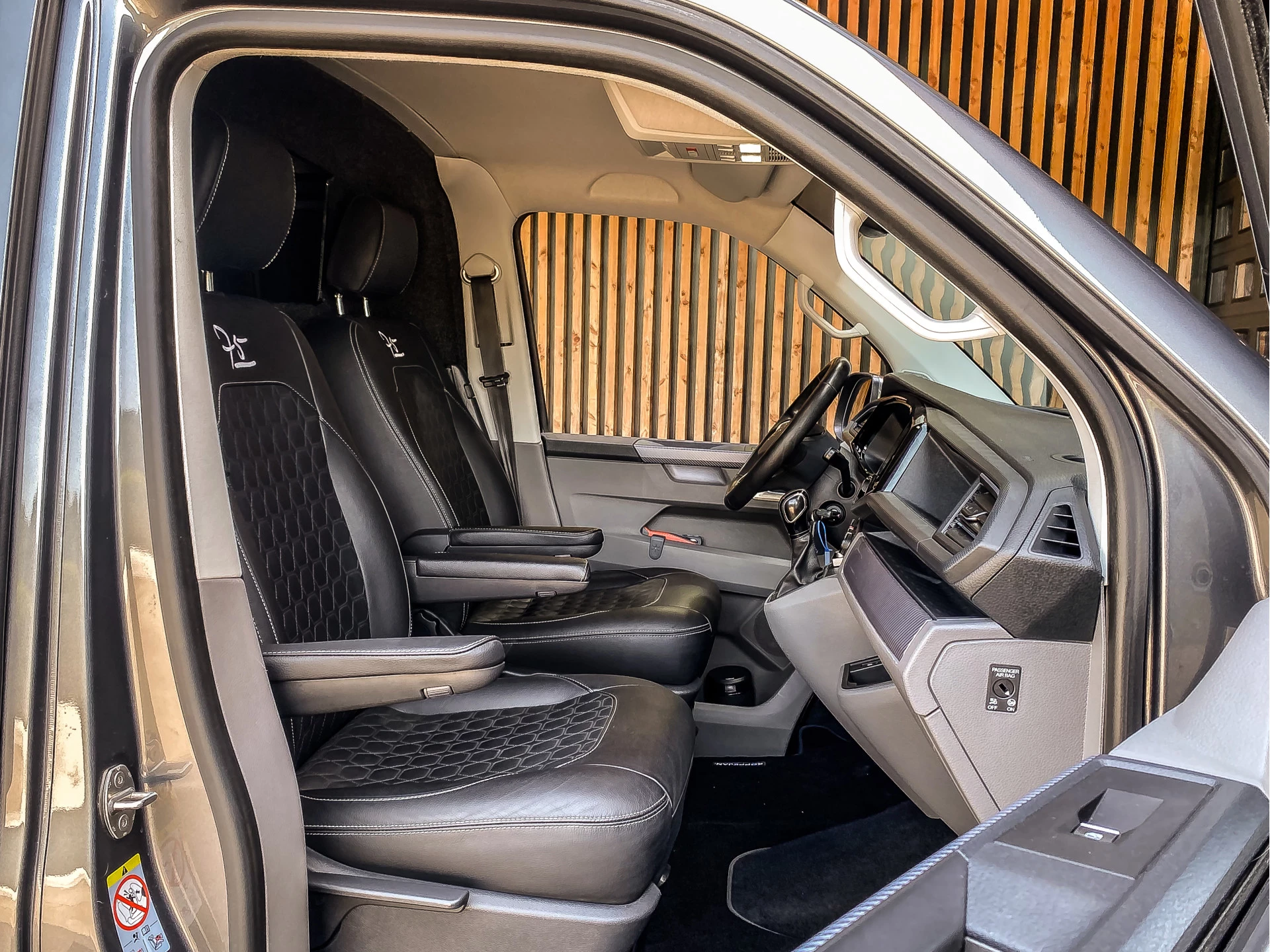 Volkswagen Transporter 2022 - 2.0 TDI 150PK DSG L2H1 Bestelwagen image 16