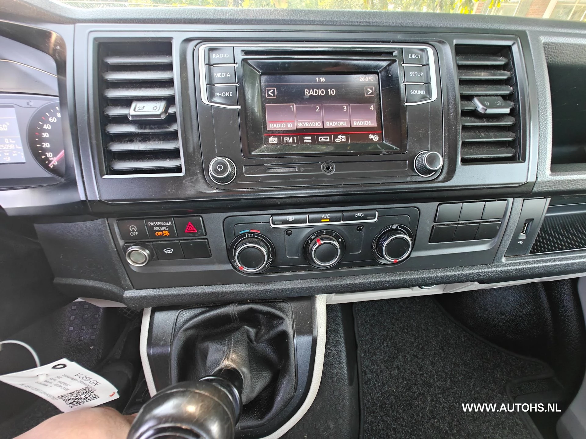 Volkswagen Transporter 2017 - 2.0 TDI L2H1 , EURO 6 , 150 PK , Airco , trekhaak, lengte bak 2.93 m. image 13