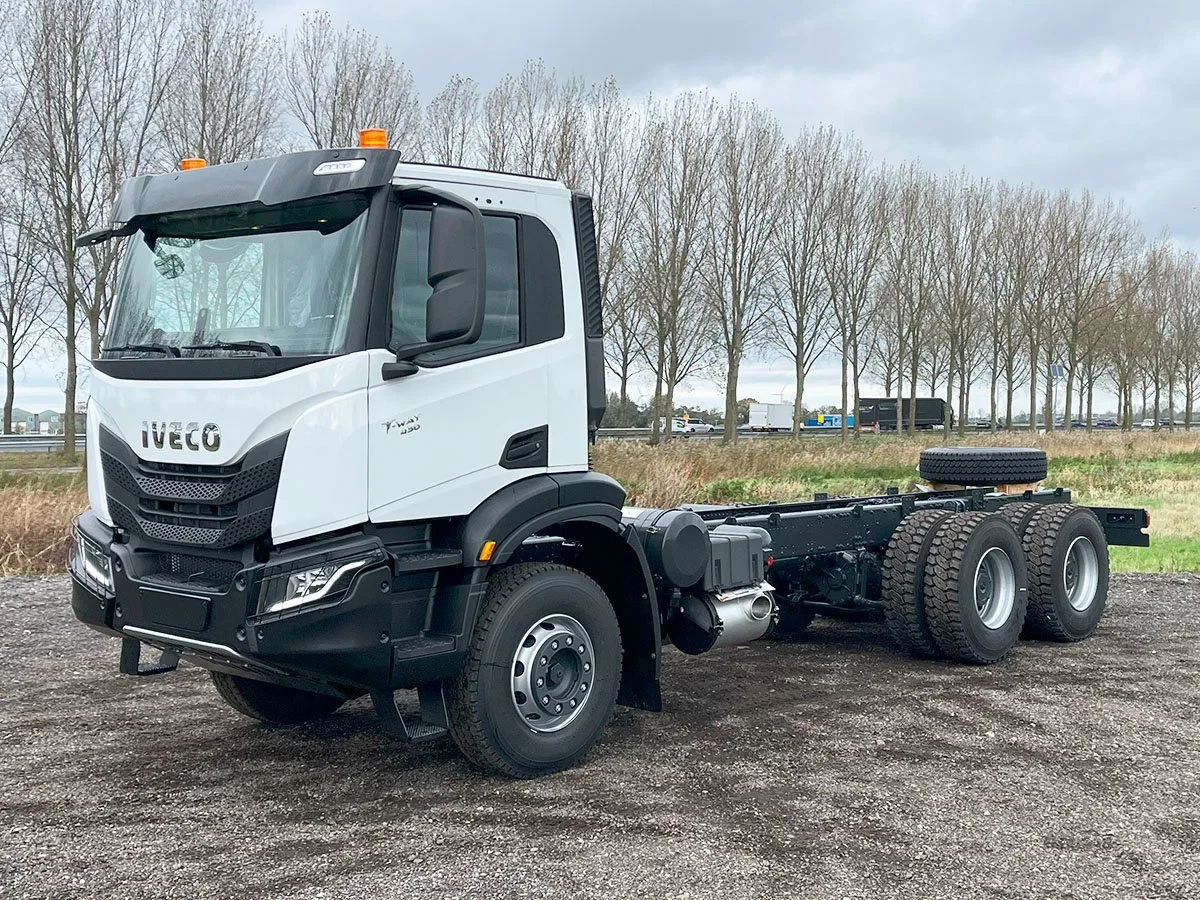 Iveco T-Way AD380T43H-4500 AT 2023 - Chassis Cabin (9 units) afbeelding 1