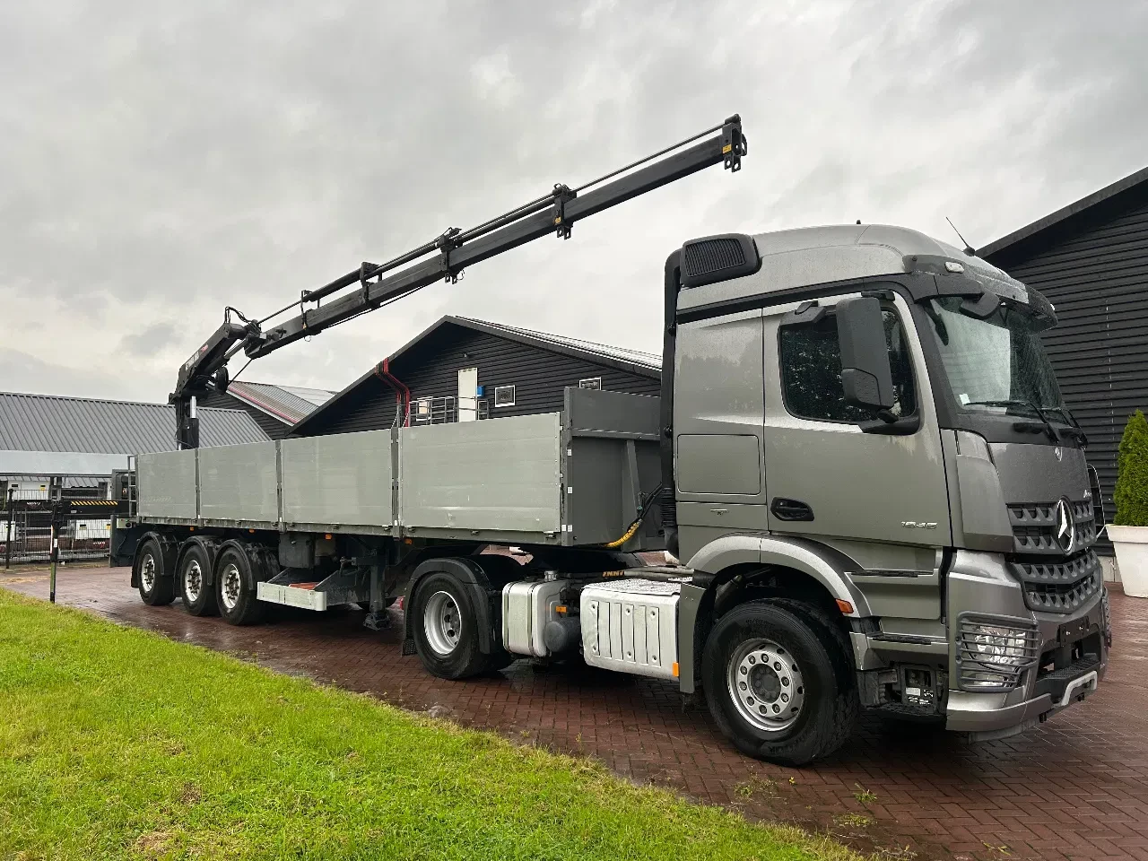 Mercedes-Benz Arocs 2014 - GT oplegger met Hiab kraan immagine 1