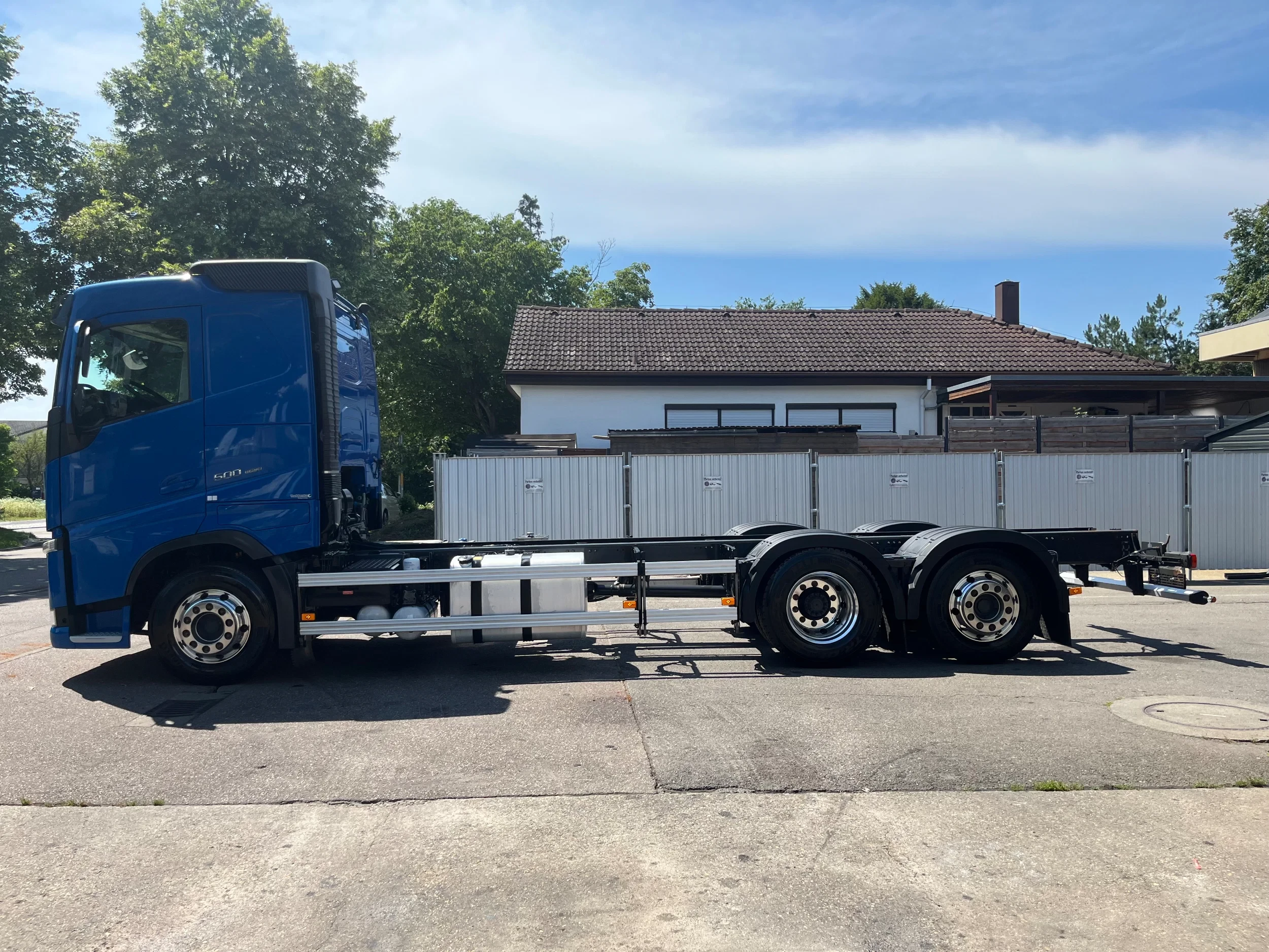 Volvo FH 2018 - 500 6x2 Chassis ADR, Hydraulik, Retarder, Lenkachse, Alcoa image 2