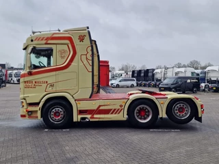 Scania R 2017 - R580 V8 NGS Low roof 6x2 - PTO/Hydraulic - Retarder - Custom interior - 2.95 WB - Navi bild 4