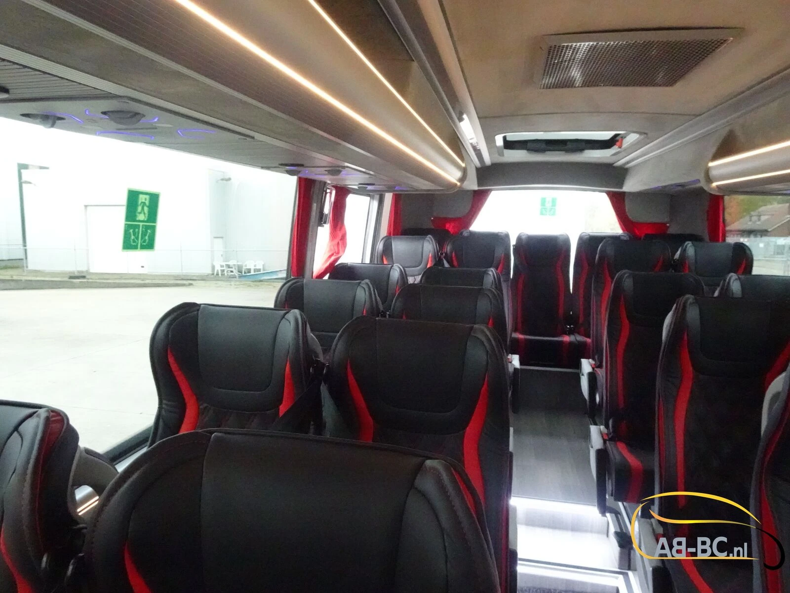 Iveco Aveuro Tourna 35 Seats EURO 6 2 Units Available afbeelding 77