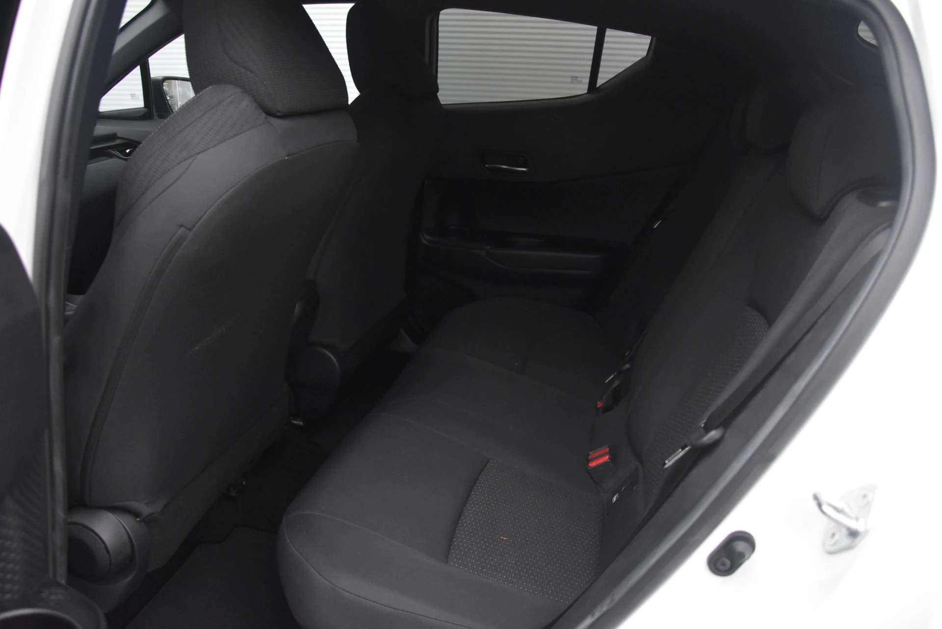 Toyota C-HR 2018 - 1.8 Hybrid Active | Netjes Bild 19