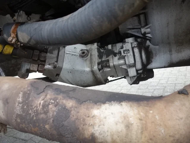 Volvo FM 12.420 2003 - 6x4,manual gearbox,steelsprings afbeelding 12