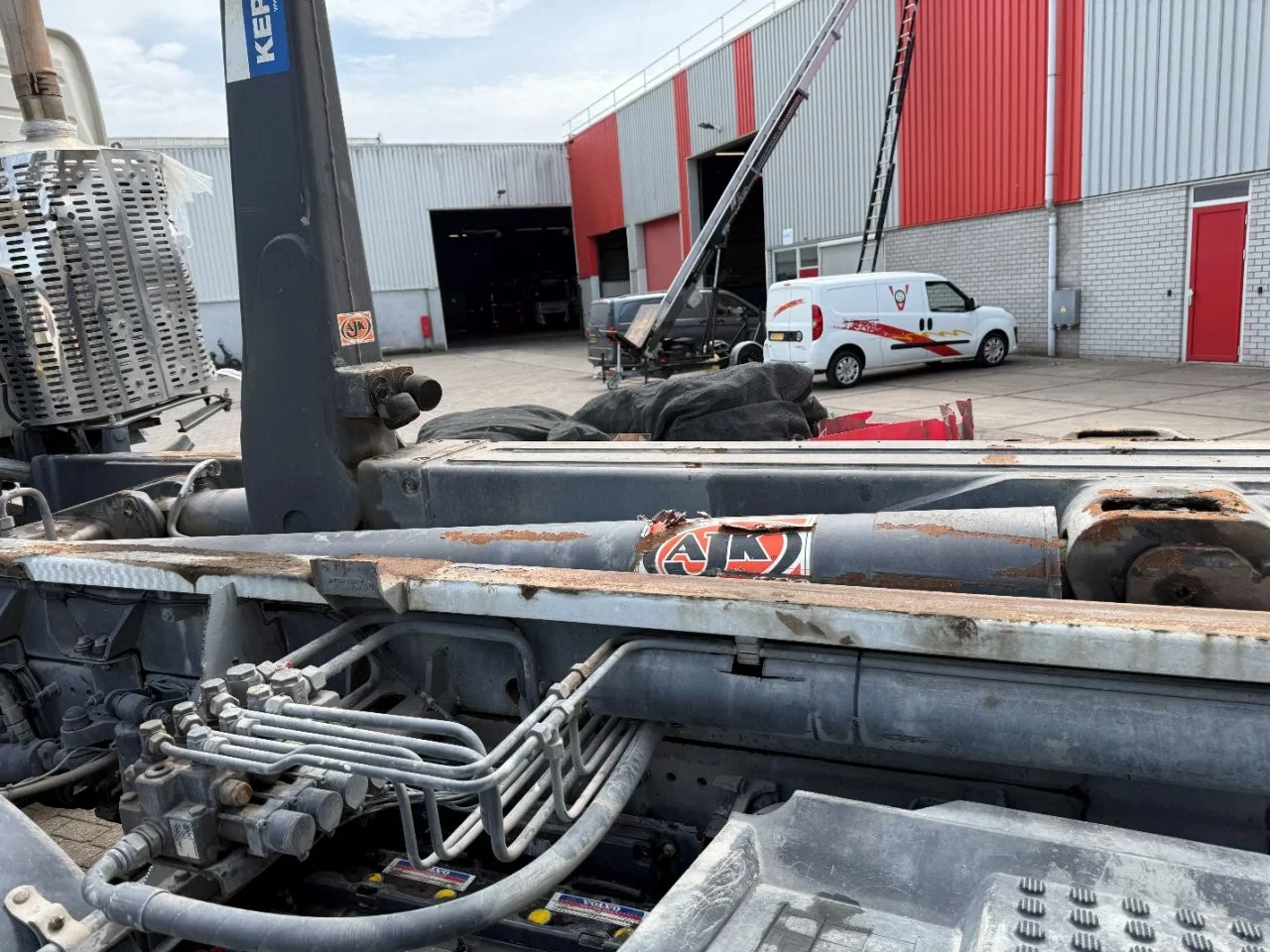 Volvo FMX 410 2018 - / ENGINE RUNNING / 8X4 / ONLY:278525 KM / AJK HOOKLIFT 25TON / 2X BIG AXLE / FULL-STEEL / AUTOMATIC / EURO-6 / 2018 obrázek 20
