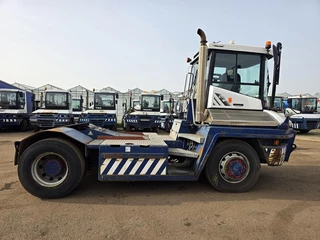 Terberg RT283 | TERMINAL TRACTOR 4X4| TURNING CHAIR. | AUTOMATIC GEAR | 27315 HOURS |  hydraulic system| 2012 - N/A imagem 6