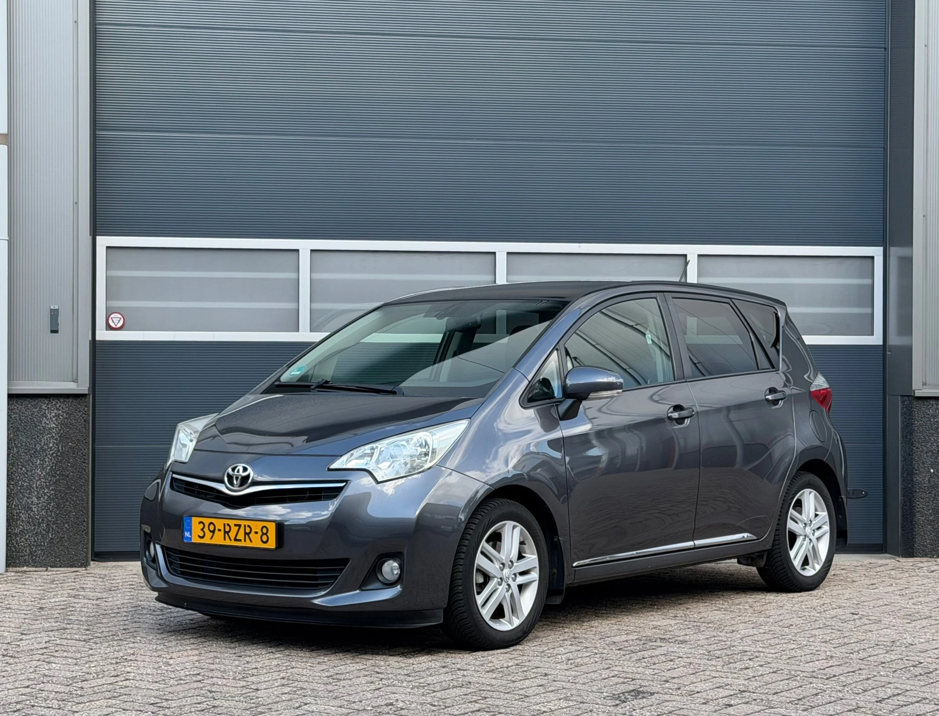 Toyota Verso-S 2011 - 1.3 VVT-i Dynamic bj.2011 Autom|Camera|Navi|Trekh|Nap. afbeelding 1
