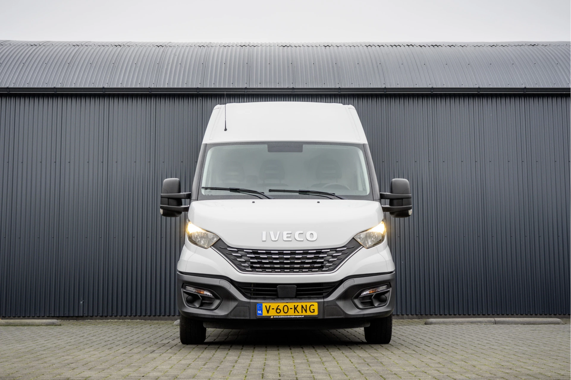 Iveco Daily 2021 - **35S14V 2.3 L2H2 | Automaat | Euro 6 | Cruise | Climate | 3500 KG Trekgewicht | Trekhaak** image 3