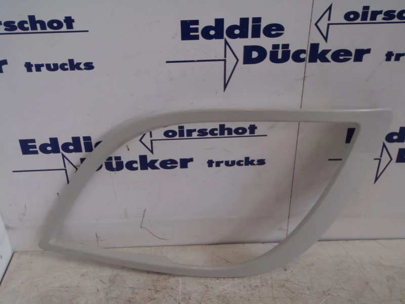 DAF - 1798457 SIERLIJST LINKS XF106 (NEW) afbeelding 1