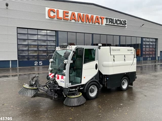 Bucher Citycat 2020 with 3-rd brush 2016 - N/A zdjecie 3