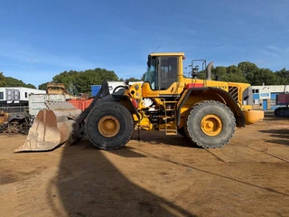 Volvo 2008 - L 220 F te koop