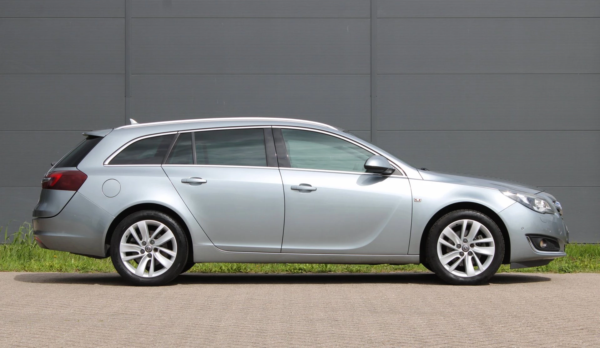 Opel Insignia 2014 - Sports Tourer 1.6 T Cosmo Trekhaak Camera 170PK afbeelding 17