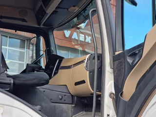 Mercedes-Benz Actros 2017 - 1833 4x2 - Bussbygg box sidedoors - Loadlift - Full air - 5.80 WB image 24