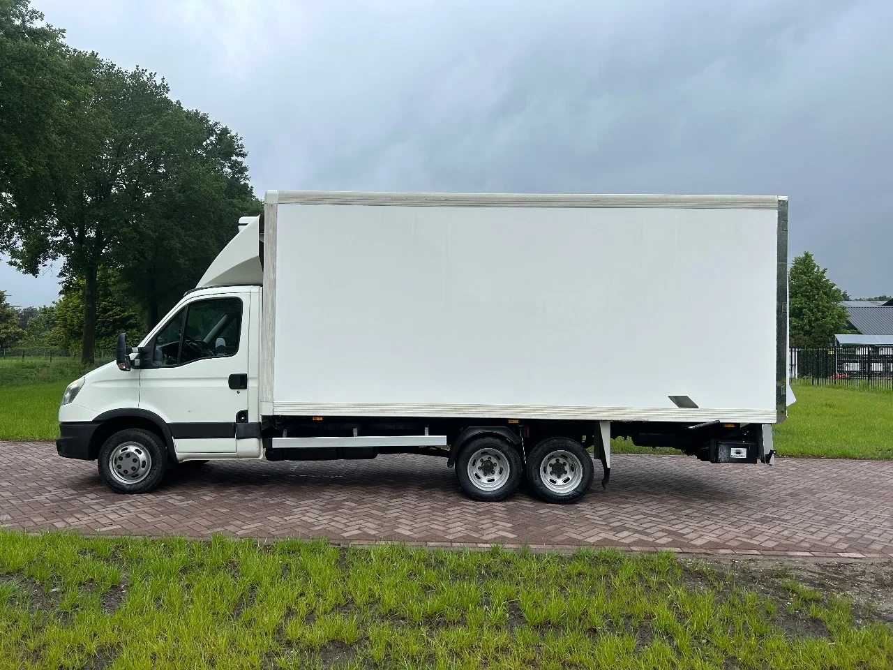 Iveco Daily 2013 - 40 c17 BE TREKKER CLIXTAR 7.5 Ton IVECO KOEL VRIES CARRIER image 3