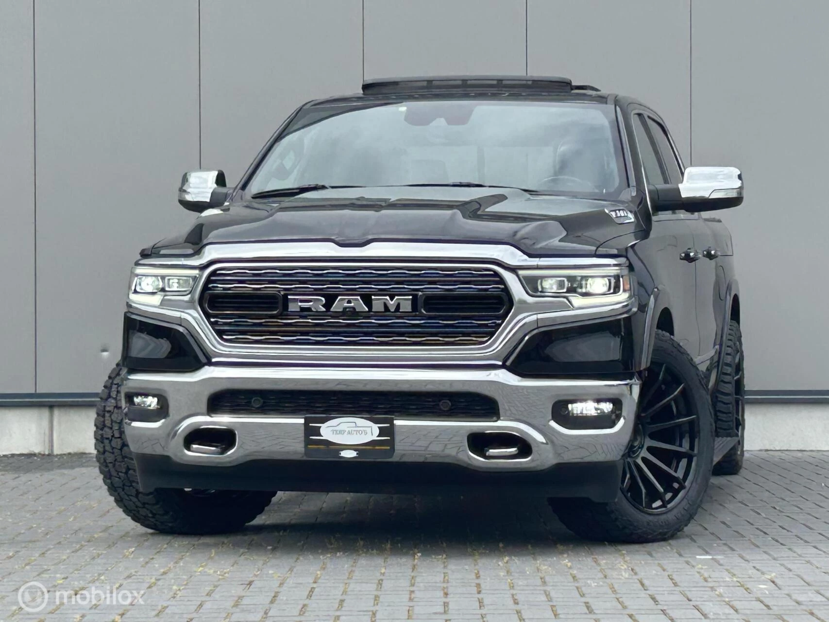 Dodge Ram 1500 2022 - 4X4 5.7 V8 4x4 Crew Cab Limited obrázek 9