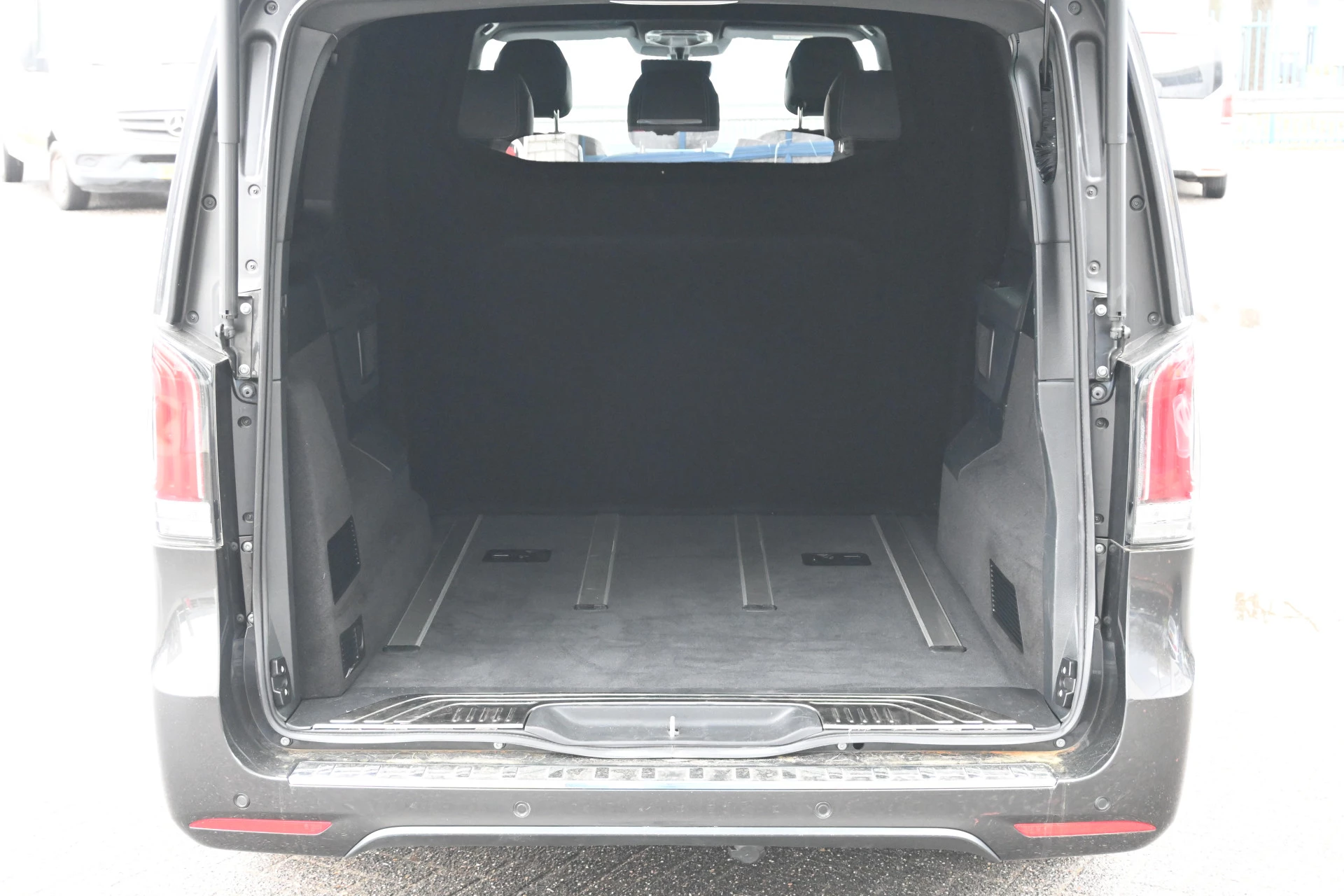 Mercedes-Benz V-Class 2024 - 300d AMG L2 DC imagen 17