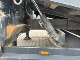 Broshuis N/A 2017 - 3ABSD Lowloader 3-axle / GVW: 59.000kg / Neck: 23.000kg / hydraulic steering + ramps + loading table / 4.60m extendable / winch / liftaxle image 26